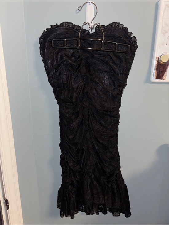 Suzy Shier Dresses & Skirts - Black Lace Strapless Ruffled Mini Dress